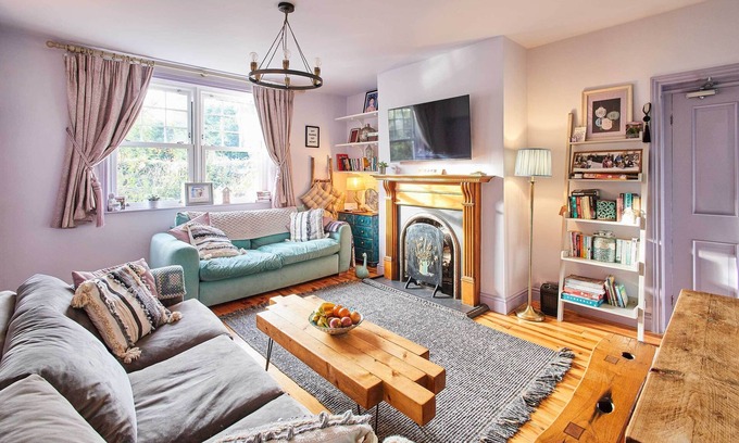Morpeth House | Host & Stay | Lilac Cottage