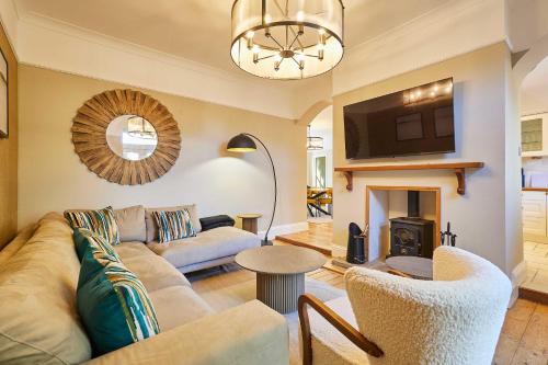 Witton Gilbert House | Host & Stay - Louvaine House