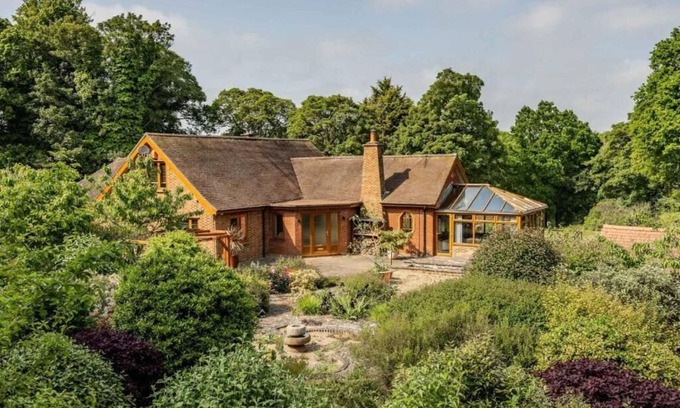 Horstead House | Host & Stay | Millwood