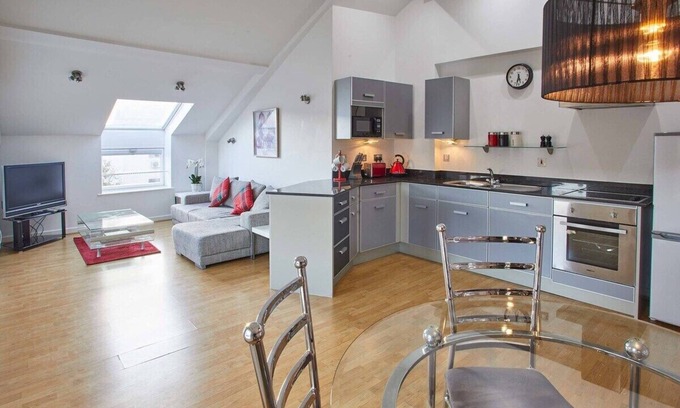 Harrogate City Centre Apartment | Host & Stay | No 7 Regent House