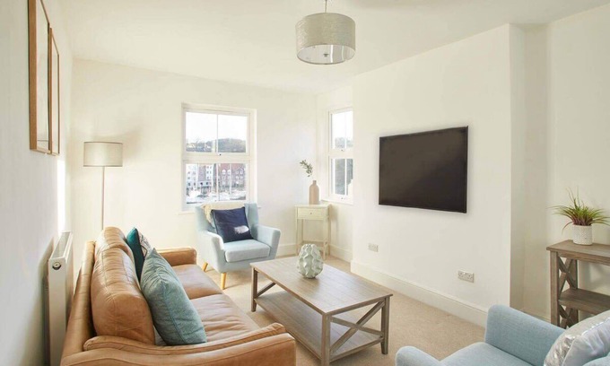 Whitby House | Host & Stay | Osborne House