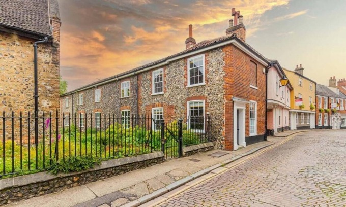 Norwich Cottage | Host & Stay | Princes Cottage