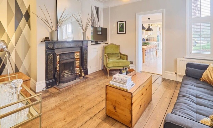 Canterbury Villa | Host & Stay | Roper Villa