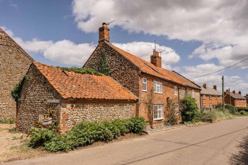 Aldborough House | Host & Stay - Sandpipers