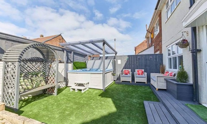 Seaton Carew House | Host & Stay | Stonehaven