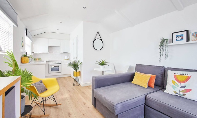 Bempton Apartment | Host & Stay | Sunnyside Studio