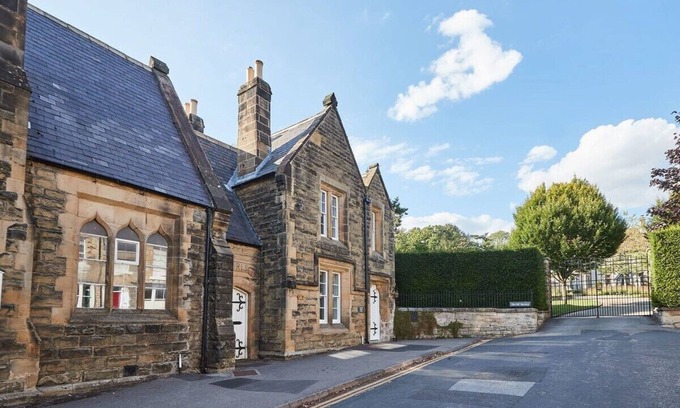 Pickering Apartment | Host & Stay | The Old School House