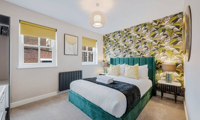 Hope Street House | Host & Stay | The Pilgrim Coach House II