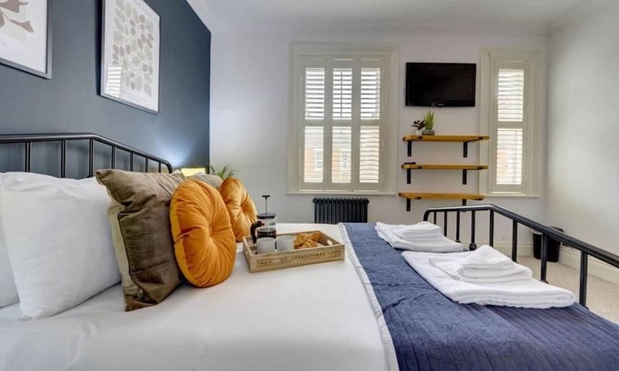Bedford Apartment | Host & Stay | York Street