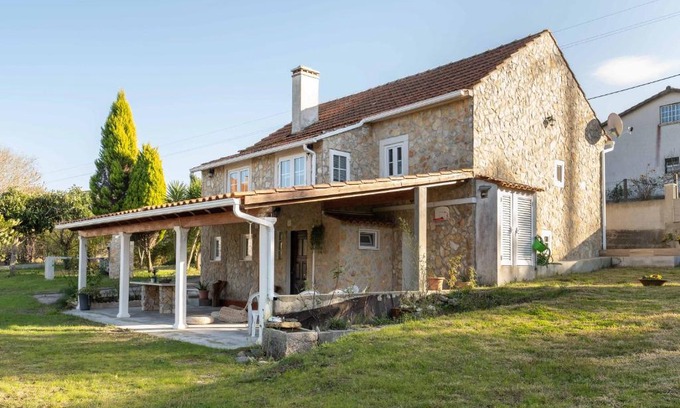 Ourem Apartment | Host Wise - Rustic Adorable House in Old Village