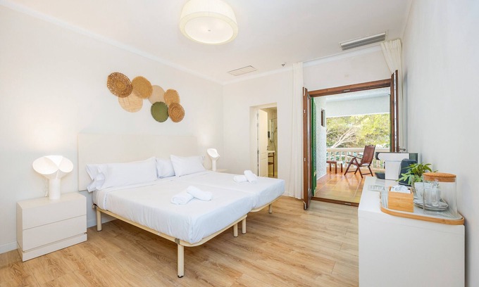 Canyamel Apartment | Hostal Boutique Canyamel - 103 Double Rooms with Sea View, Private Terrace, Wi-Fi and a/c