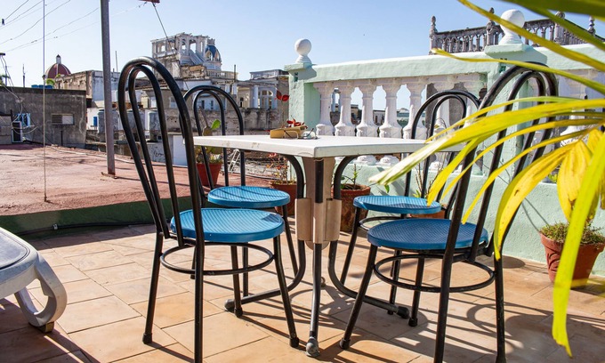 Cienfuegos House | Hostal Carlos y Odalis