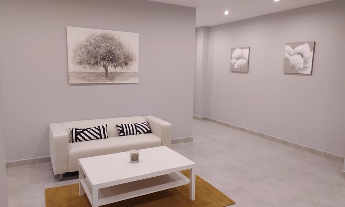 Santa Olalla House | hostal la taurina