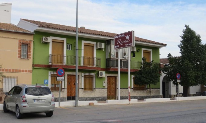 Benameji House | Hostal Restaurante Reina