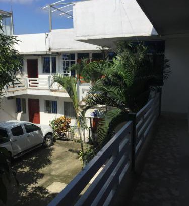 Pedernales House | Hostal Sarai
