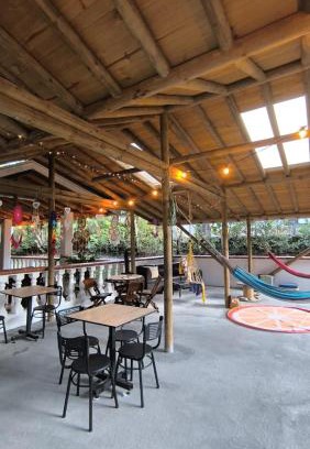 San Rafael House | Hostal Servus Pizzeria café