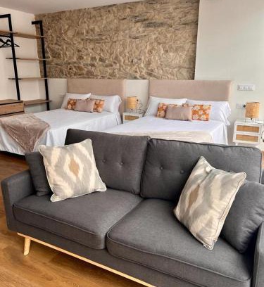 Ferrol House | Hostal Zahara