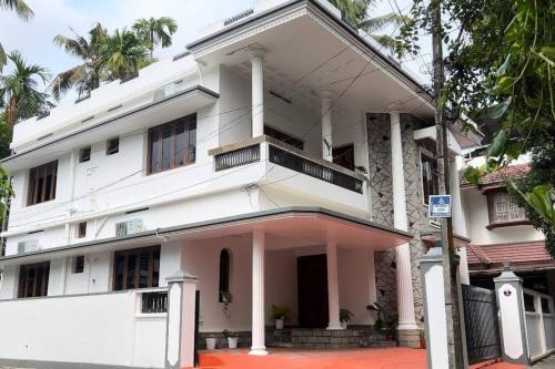 Edapalli Apartment | Hosted by Resmi Jayalal