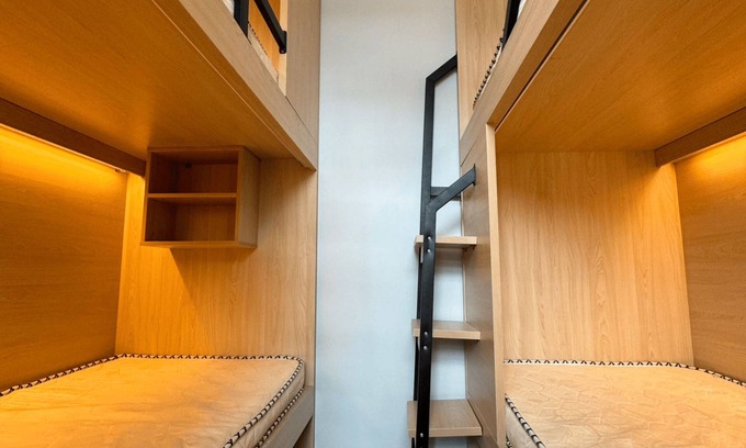 Rama 9 Hotel | Hostel in Bangkok with single suite and bunkbed room with free Wi-Fi.