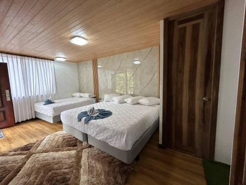 Banos de Agua Santa Resort | Hostería RIVER PARADISE