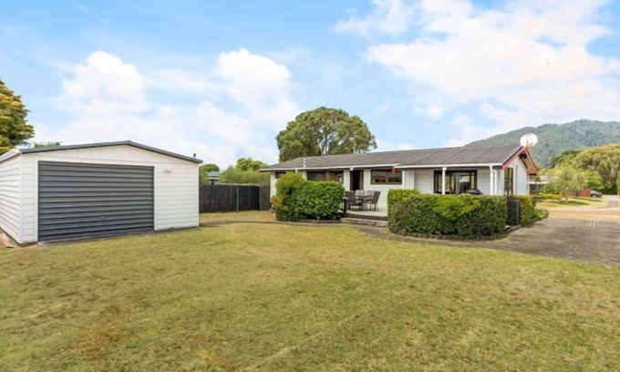 Pauanui House | Hosts on the Coast Sunny Daze