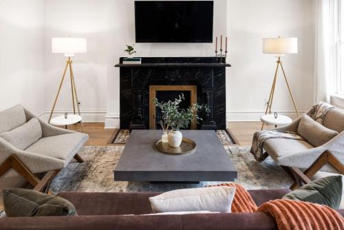 Central Northside Apartment | HostWise Stays - The Palo - Stylish War Streets Retreat, Highly Walkable