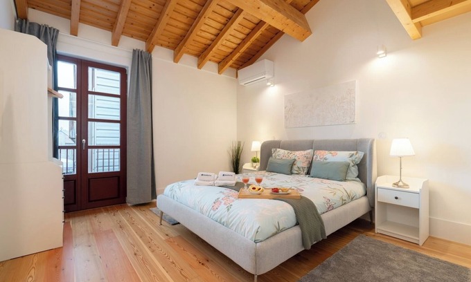 Guimaraes Apartment | HostWise - Stylish and Modern Flat