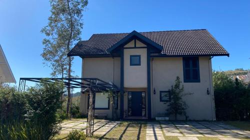 Campos do Jordao House | HOSTYN Casa Paraiso nas Montanhas, Condominio de Alto Padrão cercado pela Natureza