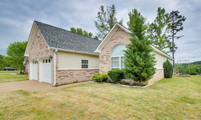 Jones Mills House | Hot Springs Riverfront Rental w/Game Room & Deck!