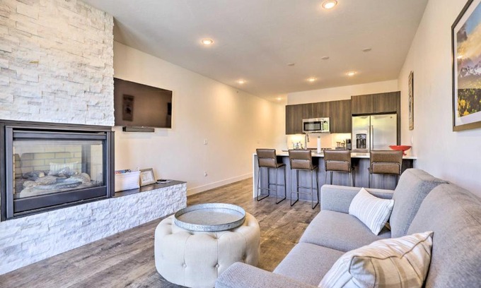 Willow Grove Apartment | Hot Tub and Balcony Riverfront Silverthorne Condo!