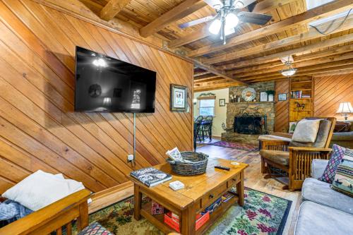 Maggie Valley House | Hot Tub and Fire Pit Cozy Cabin in Maggie Valley