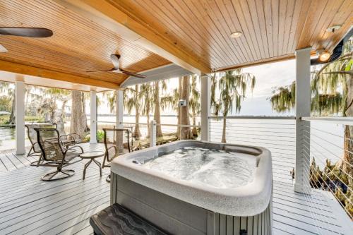 Cypress Gardens Apartment | Hot Tub and Fire Pit Lakefront Home on Lake Eloise
