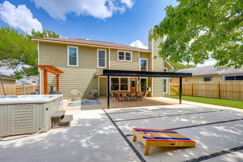 Live Oak House | Hot Tub and Game Room Spacious Live Oak Home!