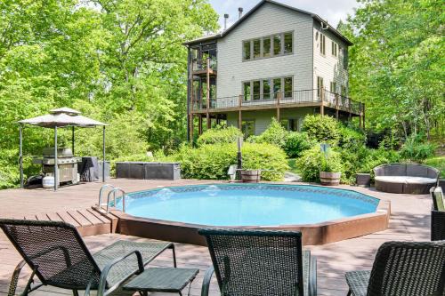 Landrum House | Hot Tub and Trail Access Treehouse in Landrum!