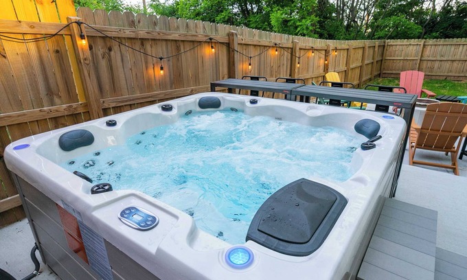 Nashville House | Hot Tub Arcade Fire Pit Dog Friendly