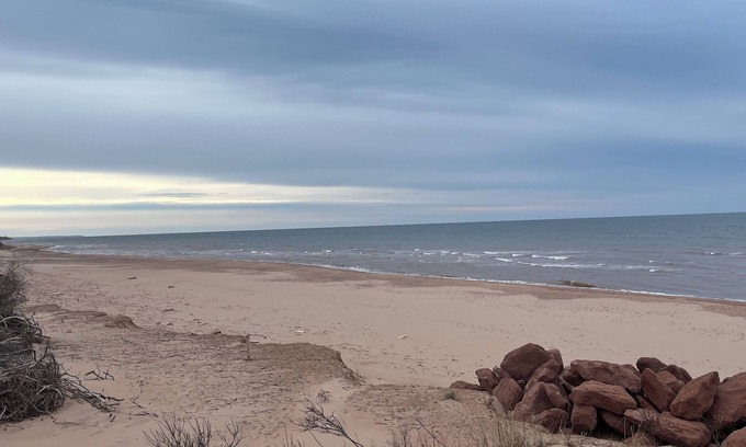 Grand Tracadie House | HOT TUB, BEACH 2 MINS, SEAFOOD, TRAILS, GOLF COURSES, DALVAY, DRIVE-IN THEATRE