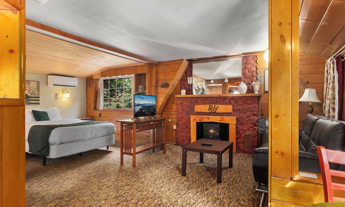 Union Cabin | Hot Tub Cabin #2