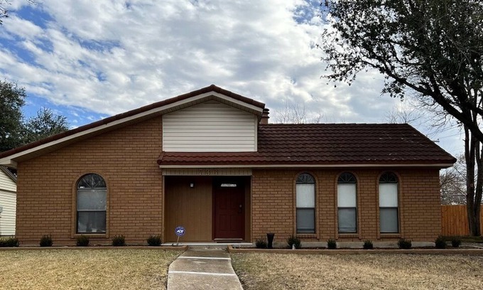 Mesquite House | Hot Tub Casita, Game Room, Pool Table and Private yard