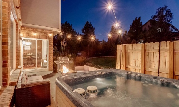 Centennial House | Hot-Tub | Close to Denver | Garage & Fire Pit