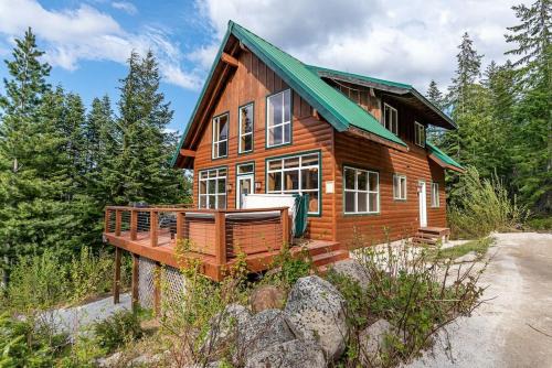 Leavenworth Ski Chalet | Hot Tub Cool Views: Roaring Creek Cabin