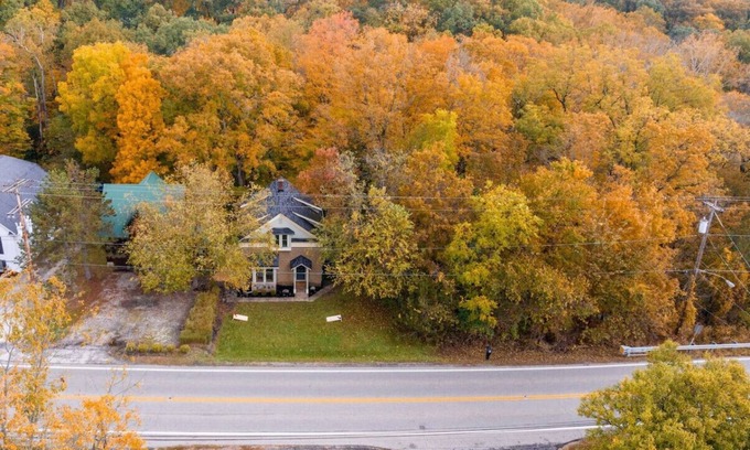 Peninsula House | Hot Tub, CVNP, Private Waterfall Trail, Firepit