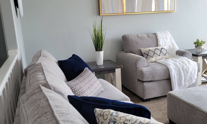 Sylvan Lake House | Hot-Tub Family & Friends Retreat n5-Bed 2-bath with Games room.
