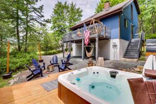 Long Pond House | Hot Tub, Fire Pit and Barrel Sauna Poconos Abode