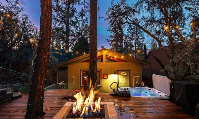 Big Bear City Ski Chalet | Hot Tub Fire Pit 3 Decks Amazing Views Underneath The Stars Big Bear