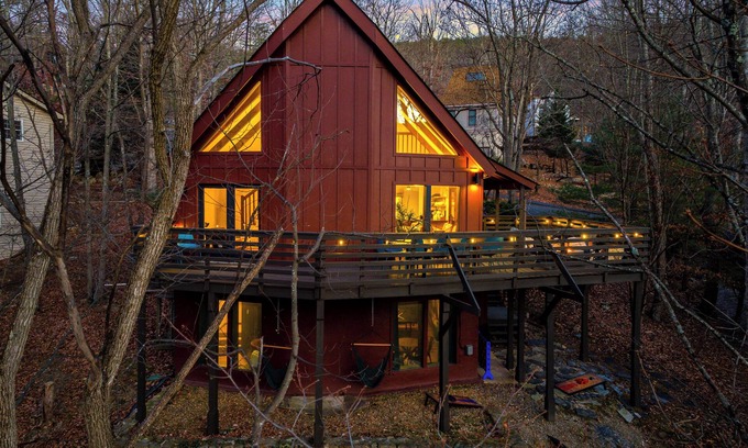 Massanutten Ski Chalet | Hot Tub, Firepit, Mountain Views, Near Resort Attractions