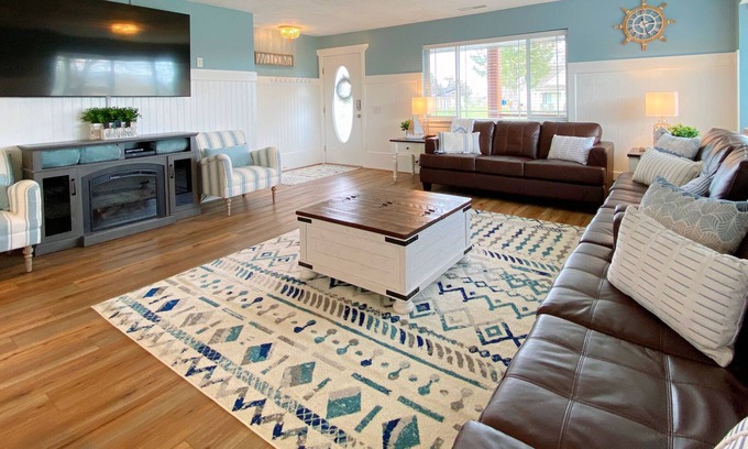 Garden City House | Hot Tub, Game Room, Only 2 Blocks from the Lake!