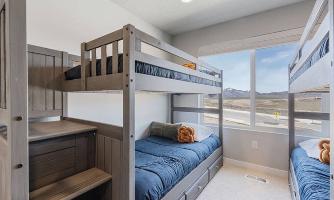 Park City House | Hot Tub · Game Room · Poppy