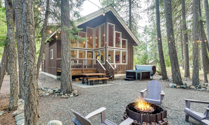 Ronald House | Hot Tub & Game Room: Ronald Retreat 2 Mi to Lake!