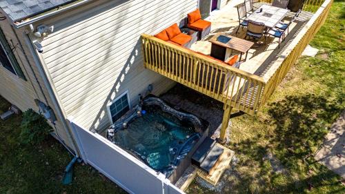 Mount Pocahontas House | Hot Tub Game Room Fenced Yard Dog Friendly