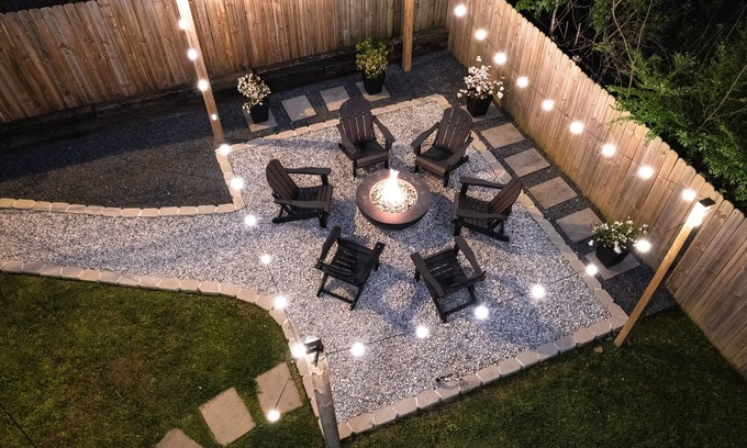 Ellendale House | Hot Tub+Gas Fire Pit+Outdoor Oasis+Lights+Murals